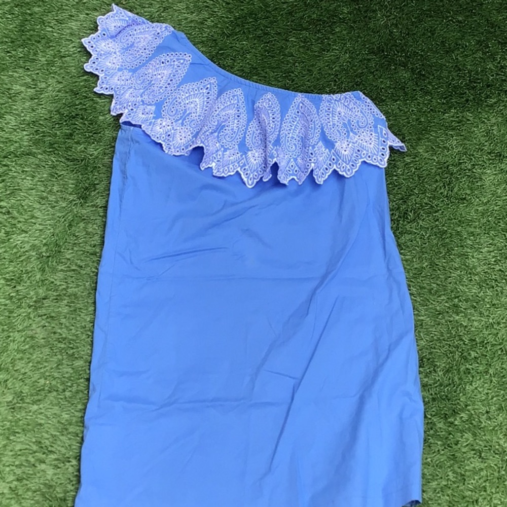One shoulder dress